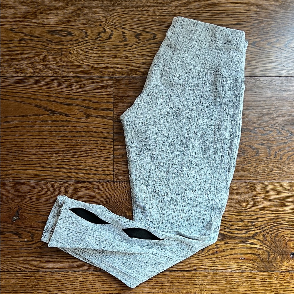 Women’s leggings with cute side calf cutouts size: small